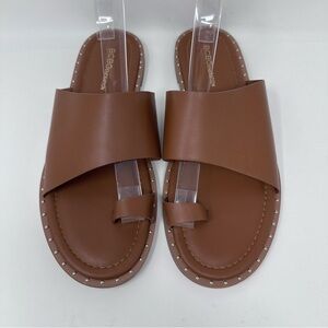 BCBGeneration Zinda Flat Sandal Flip Flop Faux Leather Vegan Camel Brown Size 10
